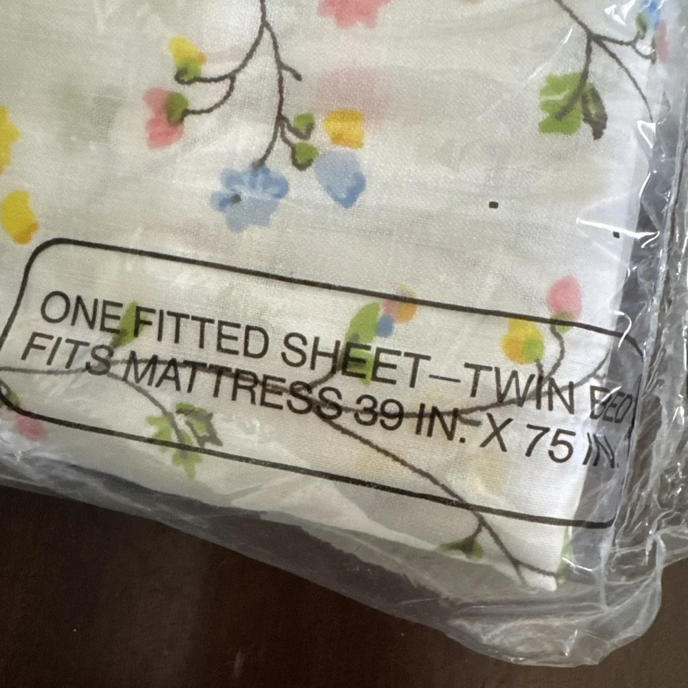 Vintage Sheet Set TWIN Flat Full + Pillowcases JC Penny New White Petite‎ Floral